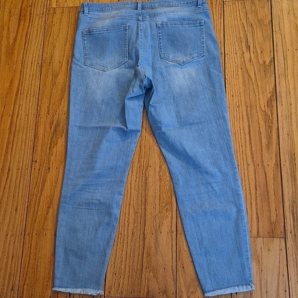 Vince Camuto light wash skinny leg frayed edge stretch denim jeans Sz 14